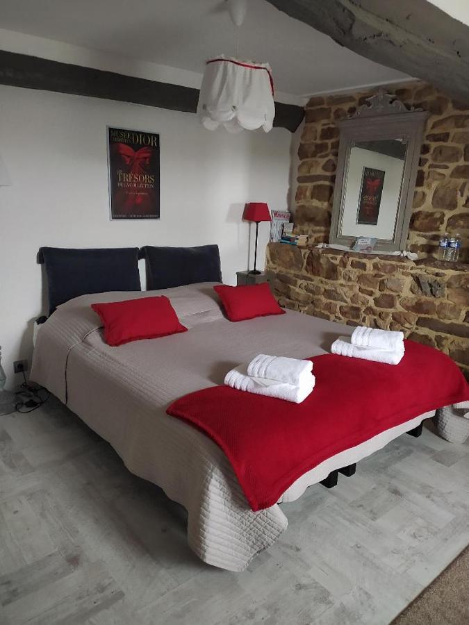 Chambres D'Hotes La Clef Des Champs Montpinchon Ngoại thất bức ảnh