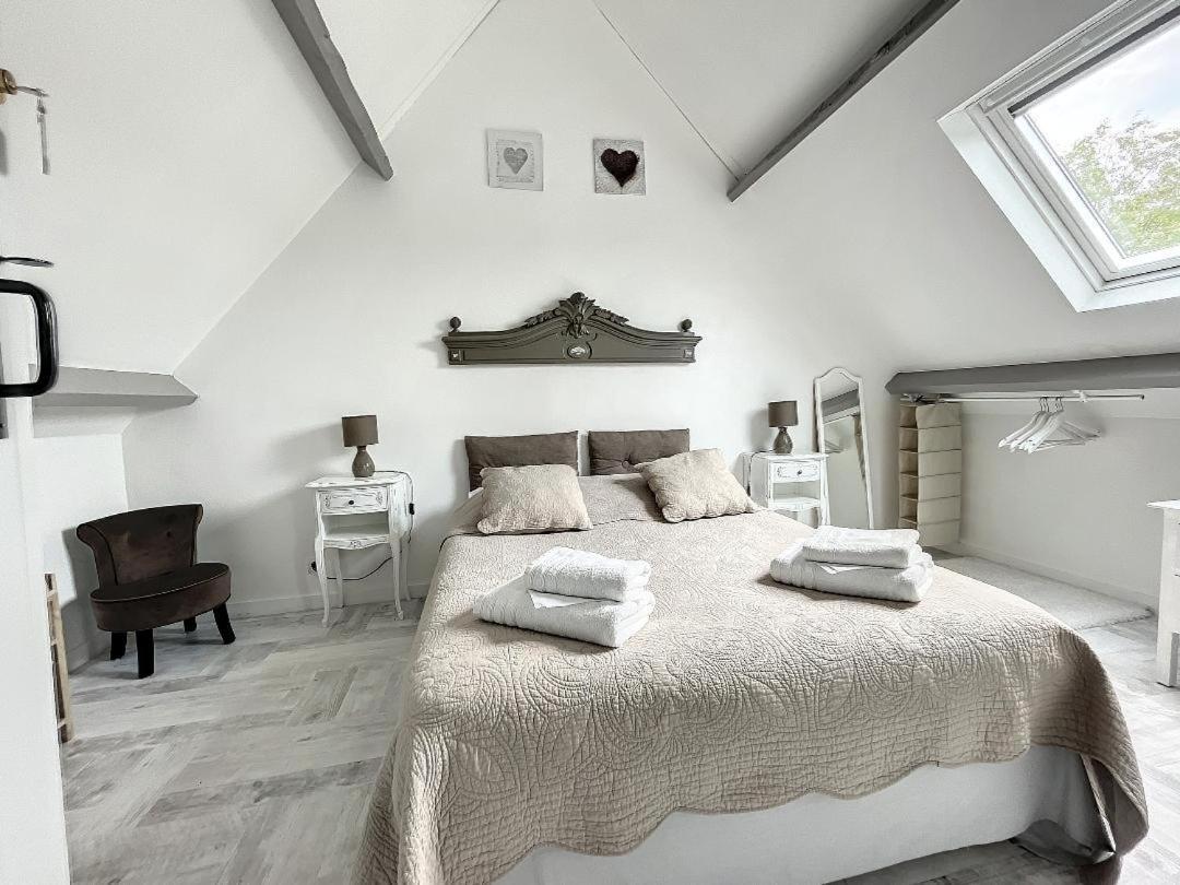Chambres D'Hotes La Clef Des Champs Montpinchon Ngoại thất bức ảnh