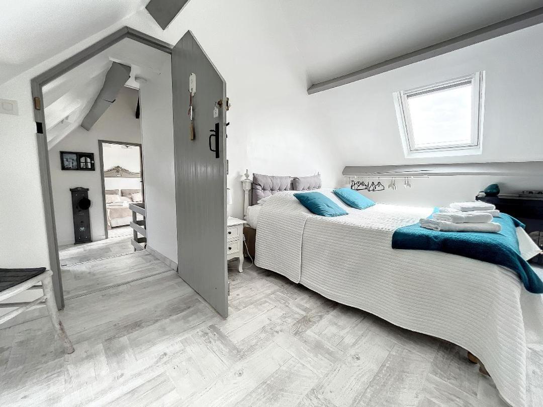 Chambres D'Hotes La Clef Des Champs Montpinchon Ngoại thất bức ảnh