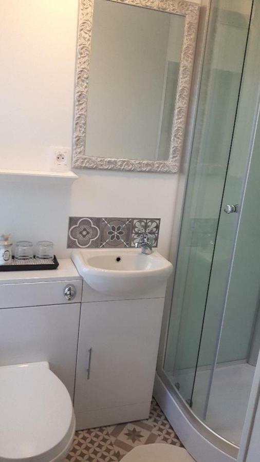 Chambres D'Hotes La Clef Des Champs Montpinchon Ngoại thất bức ảnh